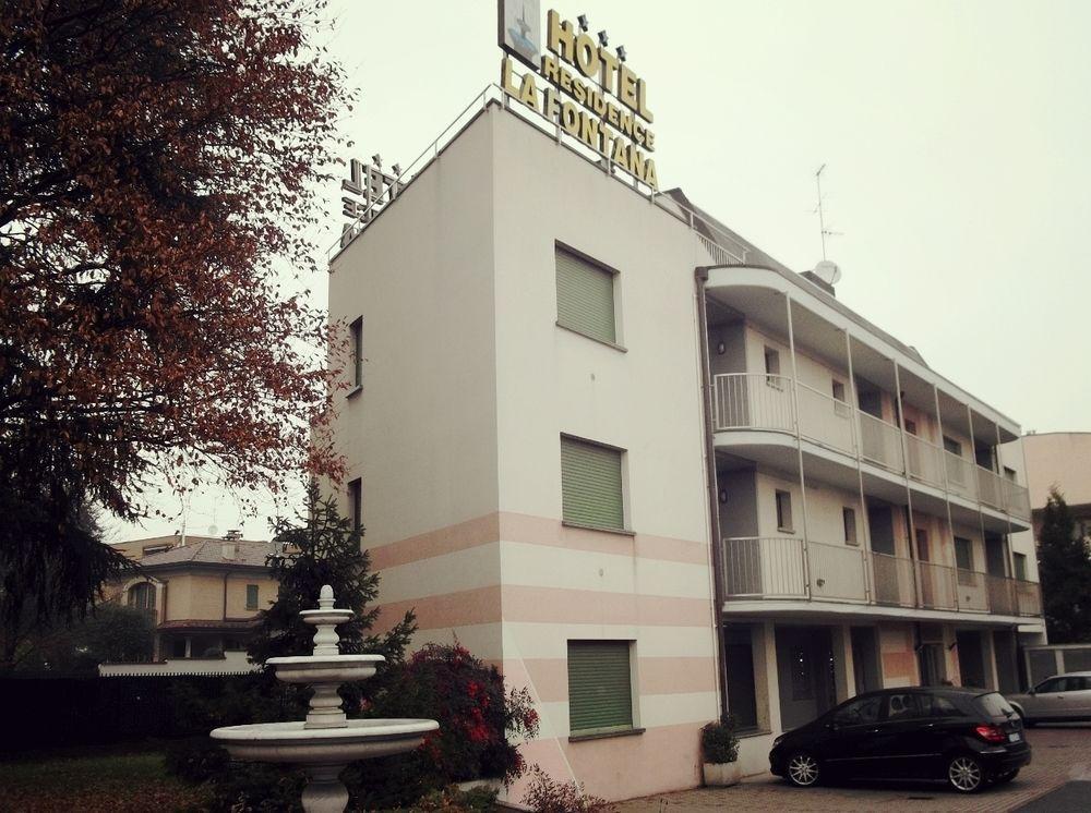 Hotel Residence La Fontana Mariano Comense Buitenkant foto